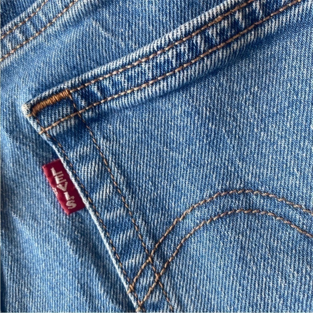 Levi's Wedgie fit Button Fly denim‎ jeans. Size 26 - Picture 3 of 16